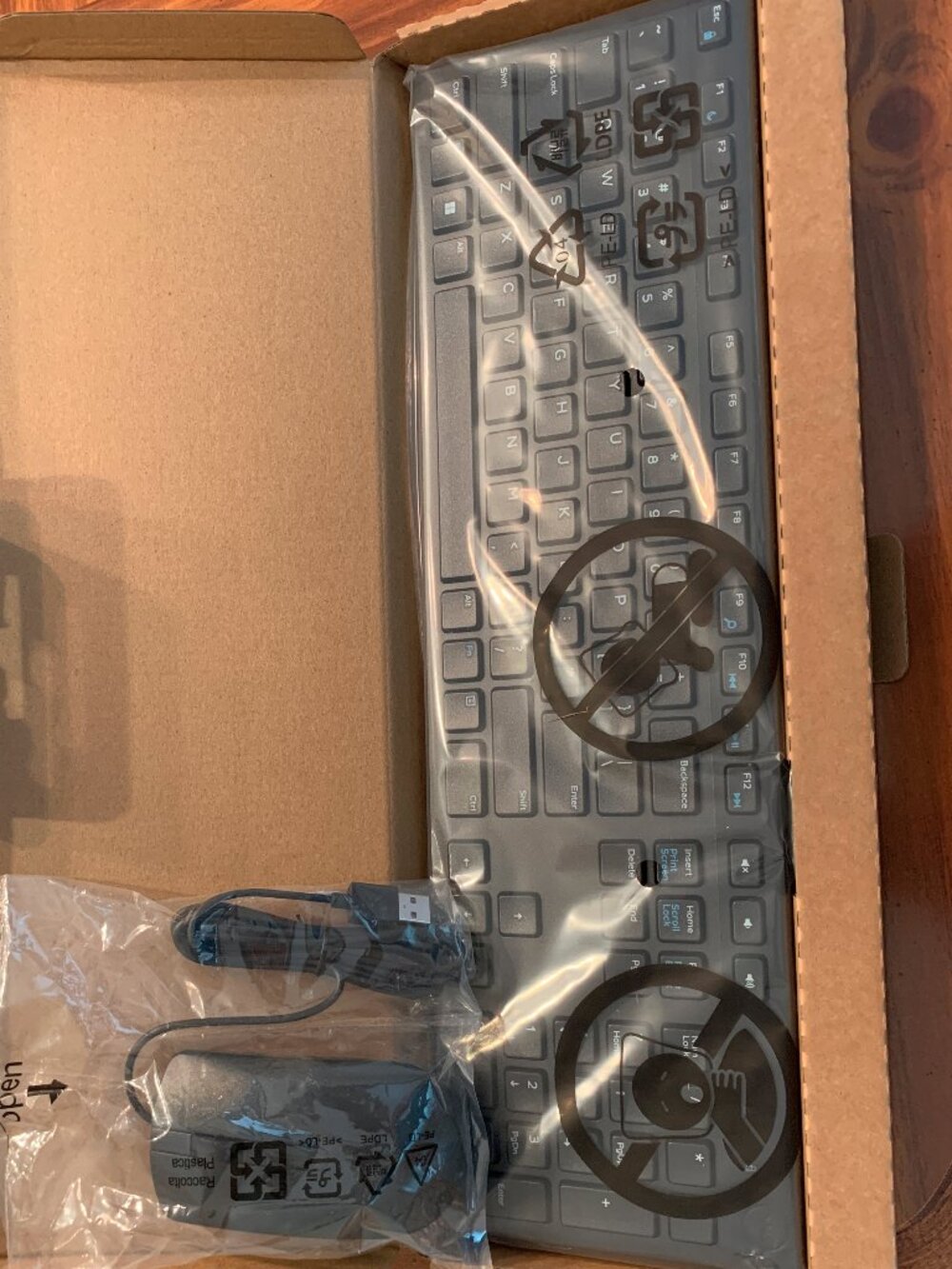 BRAND NEW DELL KEYBOARD KB216 & OPTICAL MOUSE WITH SCROLL WHEEL CN-ODMV3P-CH400